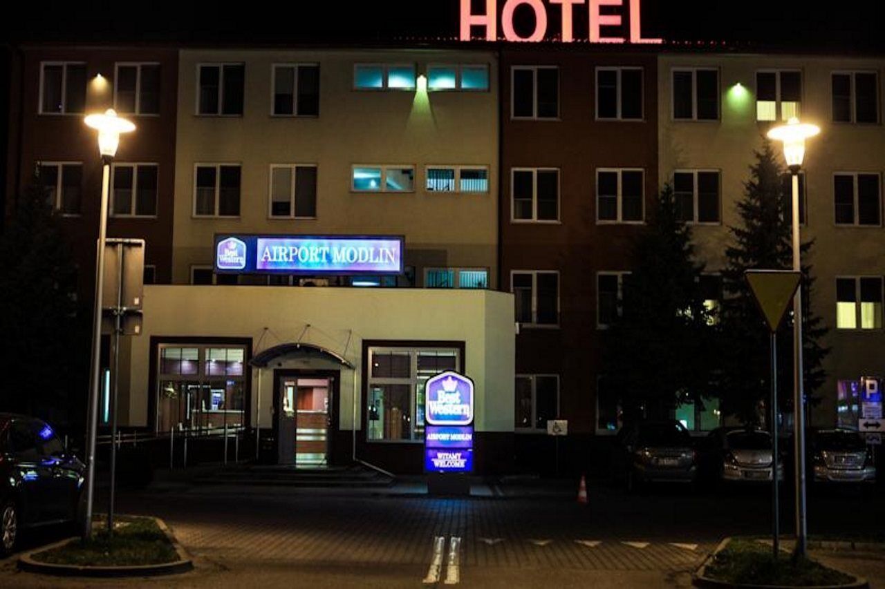 Hotel Mazovia Airport Modlin Nowy Dwór Mazowiecki Kültér fotó